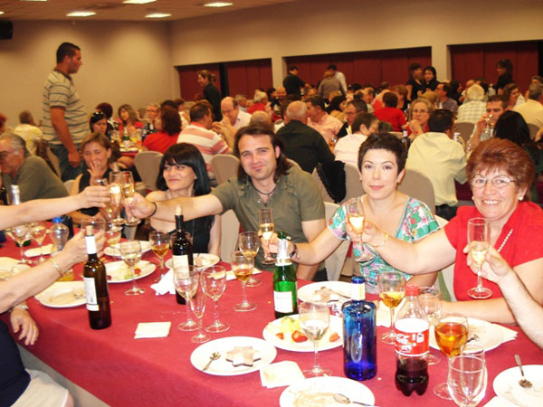 150 PERSONAS ASISTEN A UNA CENA PARA RECAUDAR FONDOS DE LA CAMPAÑA DE IU + LOS VERDES EN TOTANA, Foto 1