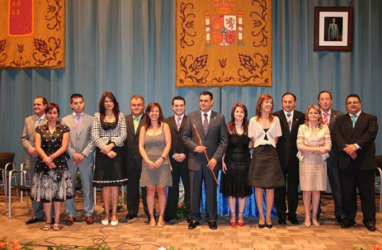 EL ALCALDE PRESENTA LAS NUEVAS CONCEJALÍAS DEL GOBIERNO Y A SUS TITULARES, ENTRE LAS QUE SE CREAN LAS DE PLANIFICACIÓN Y DESARROLLO SOSTENIBLE Y LA DE VIVIENDA, TRANSPORTE, PATRIMONIO, SUELO Y CALIDAD EN LA NUEVA ESTRUCTURA MUNICIPAL, Foto 1