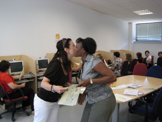 SE CLAUSURA EL CURSO “INFORMÁTICA BÁSICA E INTERNET PARA MUJERES” IMPARTIDO EN EL ALA DEL CENTRO DESARROLLO LOCAL, Foto 3
