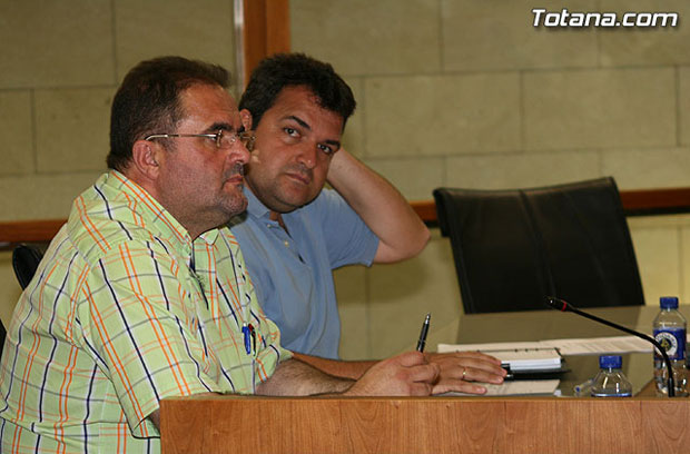 LOS CONCEJALES DE IU + LOS VERDES SOLICITARÁN AL PLENO DEL PRÓXIMO MARTES LA INCOACIÓN DE EXPEDIENTE POR ALCANCE EN EL TIBUNAL DE CUENTAS POR LOS 4.292 EUROS QUE MORALES GASTÓ EN LLAMADAS A BRASIL, Foto 1