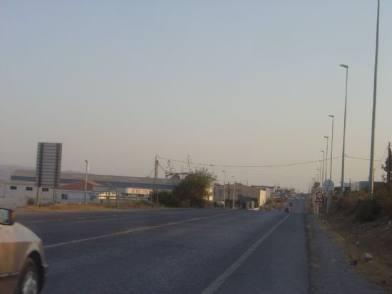 LA CONCEJALÍA DE OBRAS E INFRAESTRUCTURAS MUNICIPALES COMIENZA LAS OBRAS DE REGENERACIÓN DE ACERAS EN LA CALLE LA MONJA, Foto 2