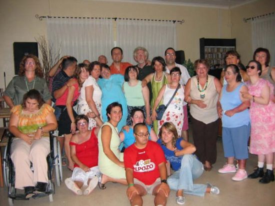 SE CLAUSURA CON UNA COMIDA DE CONVIVENCIA EL PROGRAMA DE ACTIVIDADES DEL CURSO 2005/2006 EN EL CENTRO OCUPACIONAL JOSÉ MOYÁ TRILLA, Foto 1