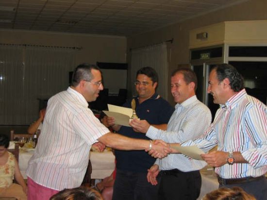 SE CLAUSURA CON UNA COMIDA DE CONVIVENCIA EL PROGRAMA DE ACTIVIDADES DEL CURSO 2005/2006 EN EL CENTRO OCUPACIONAL JOSÉ MOYÁ TRILLA, Foto 2