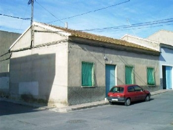 INICIAN LOS TRÁMITES PARA LA CONSTRUCCIÓN DE LA PRIMERA VIVIENDA TUTELADA PARA PERSONAS CON DISCAPACIDAD Y PROMOCIÓN DE VIVIENDAS PROTEGIDAS PARA JÓVENES EN UN SOLAR UBICADO EN LA CALLE COLOMBIA, Foto 1