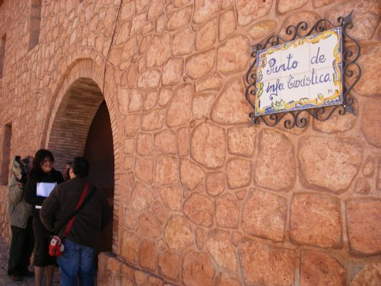 LA OFICINA DE INFORMACIÓN TURÍSTICA DE TOTANA ATIENDE CASI UN MILLAR Y MEDIO DE CONSULTAS PRESENCIALES SOBRE LA CIUDAD Y LOS PARAJES MÁS EMBLEMÁTICOS DE SU MUNICIPIO DESDE PRINCIPIOS DEL AÑO 2007 HASTA ESTE MES DE AGOSTO, Foto 2