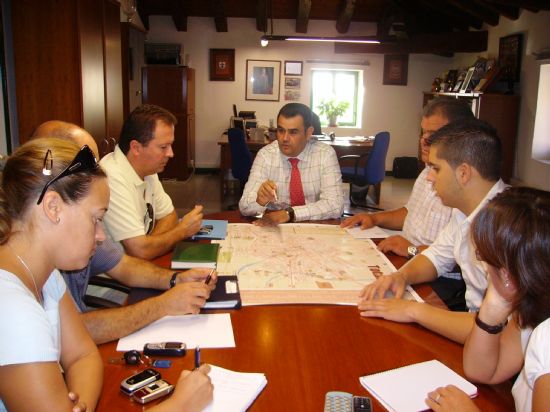 EL ALCALDE DE TOTANA ENCARGA UN PLAN DE OBRAS PARA DAR SOLUCIÓN INMEDIATA A LOS PROBLEMAS DE INUNDACIONES OCASIONADOS POR LAS FUERTES LLUVIAS EN LOS BARRIOS OLÍMPICO, LAS PERAS Y ZONAS BAJAS DEL CASCO URBANO (2007), Foto 1