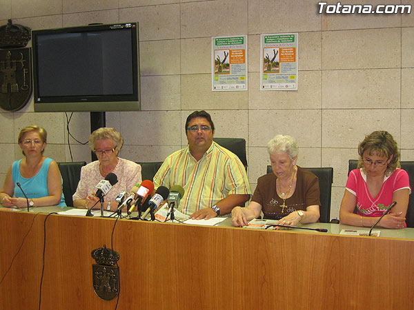 LA CONCEJALÍA DE BIENESTAR SOCIAL Y LA ASOCIACIÓN DE ALZHEIMER “LA CARRASCA DE LA SANTA” PRESENTAN LAS ACTIVIDADES PARA CELEBRAR EL DÍA MUNDIAL DEL ALZHEIMER EN EL MUNICIPIO LOS DÍAS 27, 28 Y 29 DE SEPTIEMBRE, Foto 2