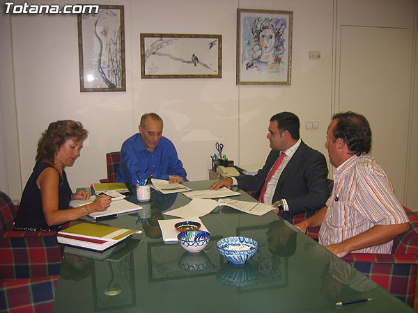 LA CONSEJERÍA DE EDUCACIÓN Y EL AYUNTAMIENTO DE TOTANA DAN LOS PRIMEROS PASOS PARA CONSTRUIR UN NUEVO COLEGIO DE EDUCACIÓN INFANTIL Y PRIMARIA EN LA ZONA DE “LA RAMBLICA”, Foto 1