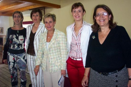 AMAS DE CASA DE TOTANA Y EL PARETÓN PARTICIPAN EN EL ENCUENTRO REGIONAL SOBRE MUJERES RURALES QUE SE CELEBRÓ EN LORCA   , Foto 1