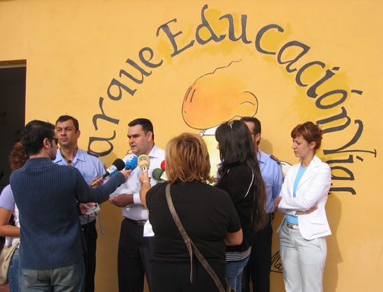 SE INICIA CURSO PROGRAMA EDUCACIÓN VIAL 2004/2005 EN EL QUE PARTICIPARÁN ALUMNOS DE LOS NUEVE CENTROS DE ENSEÑANZA DE TOTANA   , Foto 1