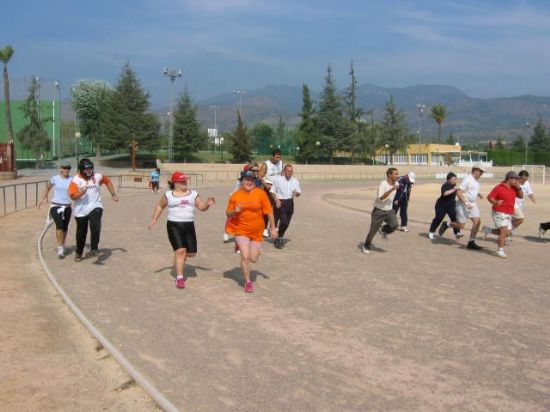 ALUMNOS DEL CENTRO OCUPACIONAL DISFRUTAN DE UNA JORNADA DEPORTIVA EN EL POLIDEPORTIVO MUNICIPAL 6 DE DICIEMBRE   , Foto 1