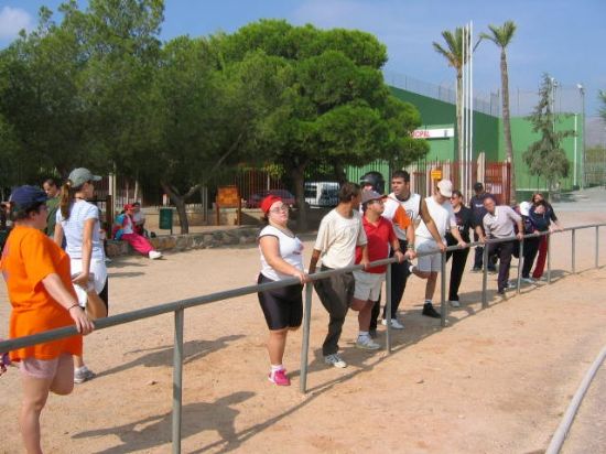 ALUMNOS DEL CENTRO OCUPACIONAL DISFRUTAN DE UNA JORNADA DEPORTIVA EN EL POLIDEPORTIVO MUNICIPAL 6 DE DICIEMBRE   , Foto 2