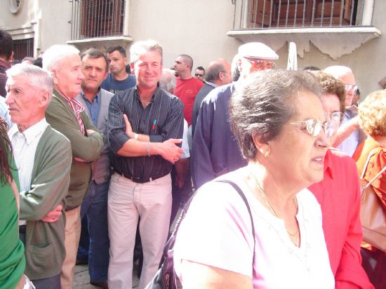REGANTES Y POLÍTICOS DE TOTANA SE CONCENTRAN ANTE LA CONFEDERACIÓN HIDROGRÁFICA DEL SEGURA PARA PEDIR AGUA PARA LOS CULTIVOS DEL VALLE DEL GUADALENTÍN, Foto 3