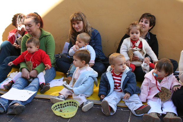 Los pequeños  de la escuela infantil “Carmen Baró” celebraron el Día de la Castaña, Foto 1