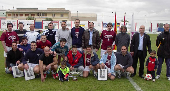 EL EQUIPO TOTANERO “CERVECERÍA LOS FRANCESES” SE ALZA CON EL TITULO DE LA IV COPA INTERCOMARCAL DE FÚTBOL AFICIONADO, EN EL CAMPO MUNICIPAL DE FÚTBOL “JUAN CAYUELA”, Foto 2