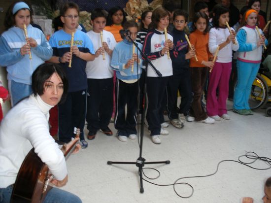 LA CONCEJAL DE CULTURA Y DIRECTIVOS DE LA ASOCIACIÓN LOCAL DE BELENISTAS VISITAN LOS BELENES REALIZADOS POR LOS ALUMNOS DE LOS DISTINTOS COLEGIOS DE TOTANA, Foto 7
