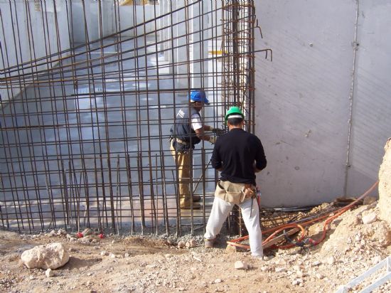 LOS VECINOS DE LÉBOR DISPONDRÁN DEL NUEVO CENTRO SOCIAL PARA LA CELEBRACIÓN DE LAS FIESTAS DE ESTA DIPUTACIÓN EL PRÓXIMO VERANO (2007), Foto 4