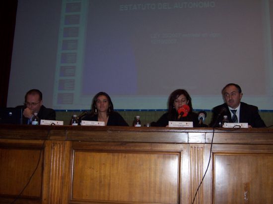 MÁS DE MEDIO CENTENAR DE PERSONAS ASISTE A LA JORNADA SOBRE EL ESTATUTO DEL TRABAJADOR AUTÓNOMO, ORGANIZADA POR LAS CONCEJALÍAS DE INDUSTRIA Y FOMENTO Y EMPLEO EN LA CÁRCEL, Foto 2