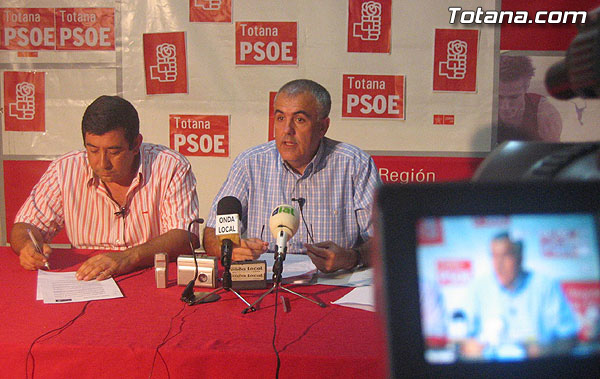 EL PSOE ASEGURA QUE EN EL AÑO 2006 NO SE VA A CONSTRUIR EL NUEVO CENTRO DE SALUD, Foto 1