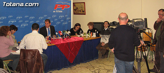 EL ALCALDE DE TOTANA CELEBRÓ UN DESAYUNO CON LOS MEDIOS DE COMUNICACIÓN TOTANEROS, EN EL QUE SE ABORDARON DIVERSOS TEMAS DE ACTUALIDAD MUNICIPAL, Foto 3