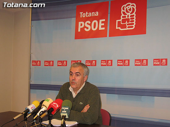 EL PSOE DICE QUE ROQUE MOLINA ES EL PRINCIPAL RESPONSABLE DE LA RUINA DEL AYUNTAMIENTO, Foto 1