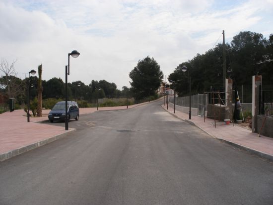 SE INAUGURAN LAS OBRAS DE ALUMBRADO PÚBLICO EN EL CAMINO DEL PASTELERO Y LA CALLE CÁDIZ EN LA URBANIZACIÓN “LA CHARCA”, DONDE TAMBIÉN HA FINALIZADO LA PRIMERA FASE DEL COLECTOR DE AGUAS RESIDUALES, Foto 1