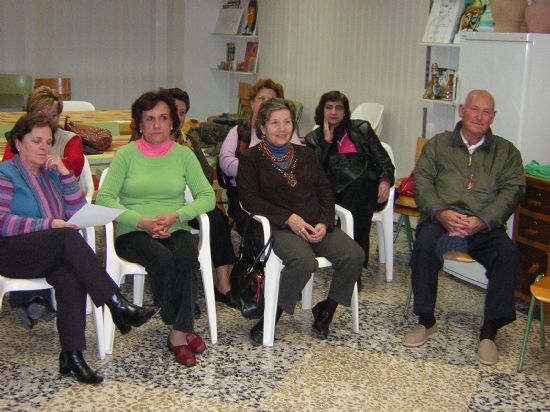 LA ASOCIACIÓN DE AMAS DE CASA “LAS TRES AVE MARÍA” REALIZA UN TALLER SOBRE LA VIOLENCIA CONTRA LA MUJER: DERECHO A VIVIR SIN VIOLENCIA, QUE TENDRÁ LUGAR HASTA EL DÍA 1 DE ABRIL (2008), Foto 2