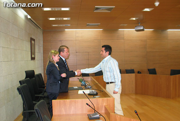 TOMA POSESIÓN EL NUEVO INGENIERO TÉCNICO AGRÍCOLA COMO FUNCIONARIO MUNICIPAL, Foto 1