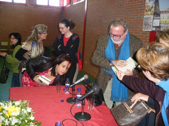 EL FILÓSOFO FERNANDO SAVATER IMPARTIÓ UNA CONFERENCIA EN EL IES JUAN DE LA CIERVA, Foto 2