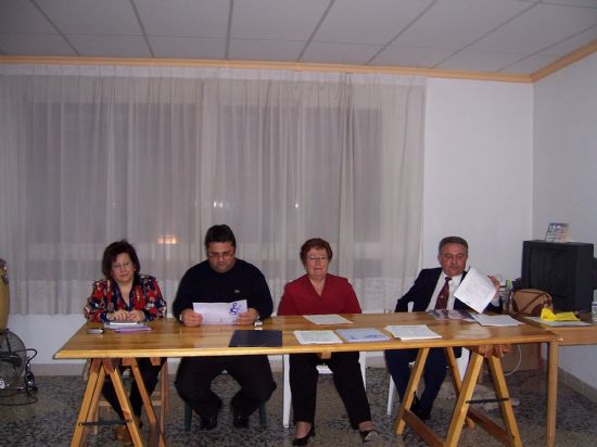 EL CONCEJAL DE SERVICIOS AL CIUDADANO ASISTE A LA ASAMBLEA ANUAL DE LA ASOCIACIÓN DE ENFERMOS DE PARKINSON, Foto 1