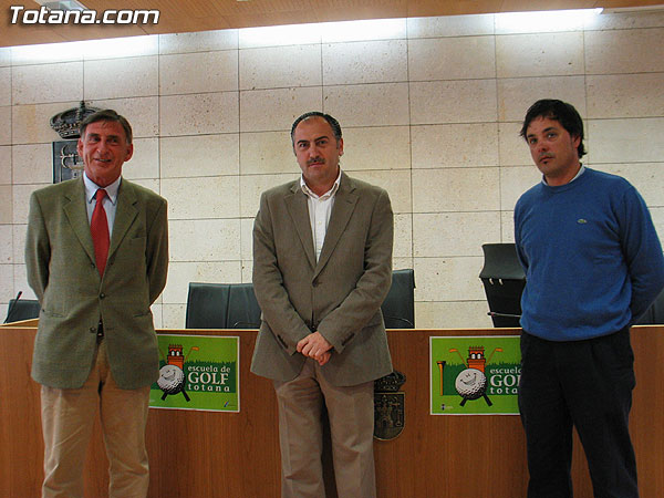 PRESENTAN UN CURSO DE INICIACIÓN INFANTIL EN LA ESCUELA DE GOLF DE TOTANA, Foto 3