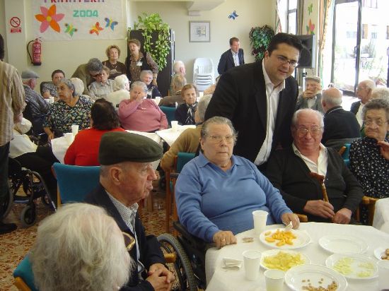 RESIDENTES Y VOLUNTARIOS CELEBRAN EL QUINTO ANIVERSARIO DE LA RESIDENCIA “LA PURÍSIMA” , Foto 2