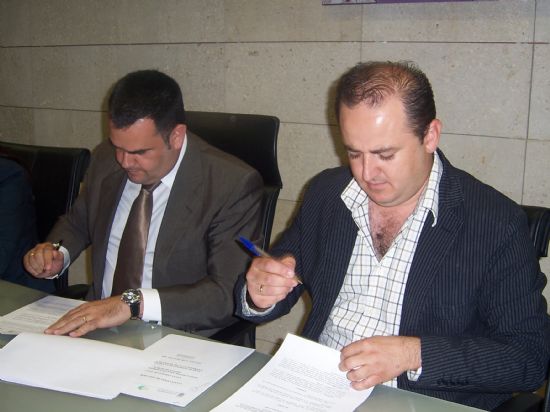 EL AYUNTAMIENTO Y LA ASOCIACIÓN DE JÓVENES EMPRESARIOS SUSCRIBEN EL SEGUNDO CONVENIO PARA FOMENTAR LA CREACIÓN DE EMPRESAS A NIVEL LOCAL (2008), Foto 1