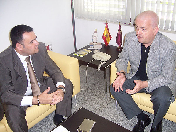 EL ALCALDE SE REÚNE CON EL DIRECTOR GENERAL DE ADMINISTRACIÓN LOCAL CON EL FIN DE FIJAR UN CALENDARIO DE FINANCIACIÓN A VARIAS INVERSIONES QUE SE ACOMETERÁN EN ESTA LEGISLATURA (2008), Foto 1