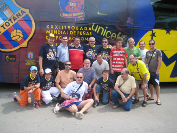 AUTOBUS SOLIDARIO DE LA XXXII TROBADA MUNDIAL DE PEÑAS DEL FC BARCELONA, Foto 1