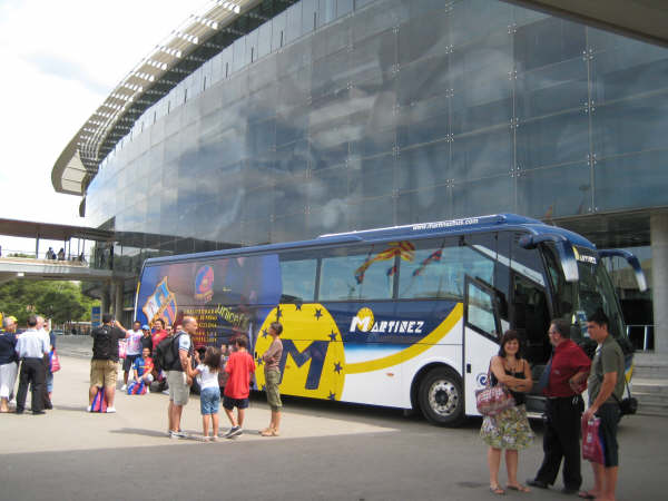 AUTOBUS SOLIDARIO DE LA XXXII TROBADA MUNDIAL DE PEÑAS DEL FC BARCELONA, Foto 4