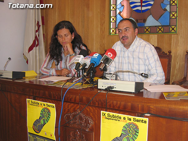 LA CONCEJALÍA DE DEPORTES PRESENTA LA IX CARRERA SUBIDA A LA SANTA DE TOTANA QUE SE CELEBRARÁ EL DÍA 25 DE SEPTIEMBRE   , Foto 1