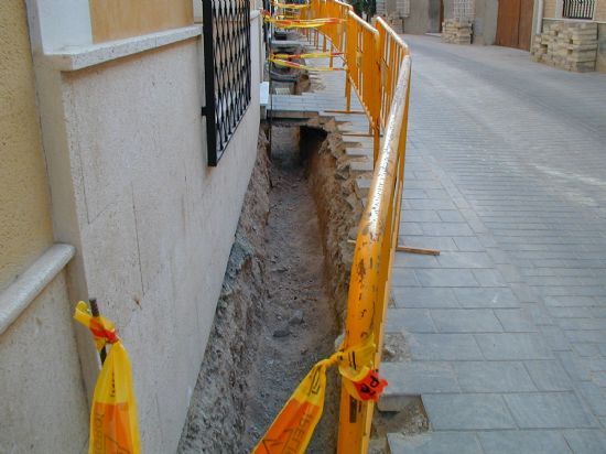LA CONCEJALÍA DE OBRAS E INFRAESTRUCTURAS MUNICIPALES REALIZA OBRAS DE RENOVACIÓN DE ALCANTARILLADO EN LAS CALLES DAMIÁN LÓPEZ Y DON JOSÉ MARÍA   , Foto 1