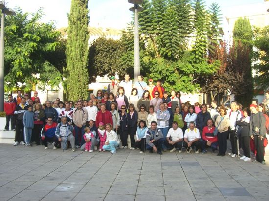 COMIENZAN LAS VII JORNADAS DE PROMOCIÓN DE LA SALUD CON LA CAMINATA POPULAR CELEBRADA ESTE PASADO DOMINGO, EN LA QUE PARTICIPARON MÁS DE 200 PERSONAS, Foto 1