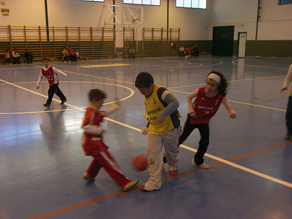 UN TOTAL DE OCHO CENTROS DE PRIMARIA DE LA LOCALIDAD PARTICIPAN EN LA 2ª JORNADA DE LOS JUEGOS ESCOLARES DEL PROGRAMA DE DEPORTE ESCOLAR (2007), Foto 2