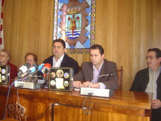 AYUNTAMIENTO Y COMUNIDADES PASTORALES DE LAS DOS PARROQUIAS DISTRIBUIRÁN 400 CAJAS DULCES ARTESANOS A ENFERMOS Y ANCIANOS TOTANA   , Foto 2