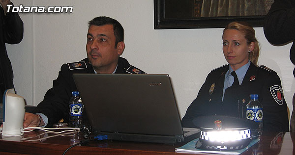 AYUNTAMIENTO DE TOTANA ORGANIZA EL I CONCURSO NACIONAL DE CUENTOS CORTOS ILUSTRADOS LOS NIÑOS Y LA EDUCACIÓN VIAL , Foto 3