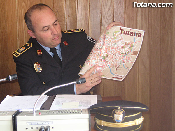 SE PONE EN MARCHA POR TERCER AÑO LA CAMPAÑA “COMPRAS SEGURAS” INCREMENTANDO LA VIGILANCIA POLICIAL EN LAS ZONAS COMERCIALES DEL CASCO URBANO Y PEDANÍAS, Foto 3