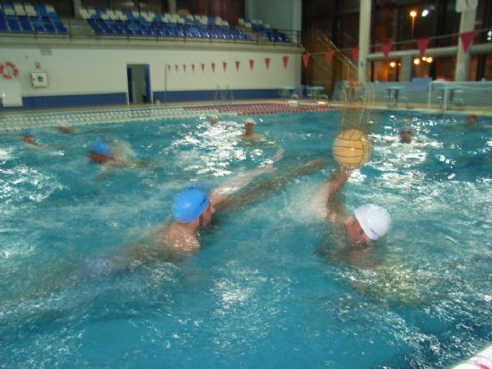 LAS ACTIVIDADES GRATUITAS DE “CIRCUITO” Y “WATERPOLO”, PROPUESTAS GRATUITAMENTE POR LA CONCEJALÍA DE DEPORTES, TENDRÁN LUGAR ESTE VIERNES EN LA PISCINA CUBIERTA A PARTIR DE LAS OCHO Y MEDIA DE LA TARDE (2008), Foto 1