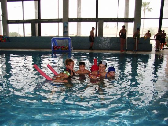 LA CONCEJALÍA DE DEPORTES PONE EN MARCHA UN SERVICIO DE FISIOTERAPIA PARA LOS MONITORES Y USUARIOS DE LA PISCINA MUNICIPAL CUBIERTA (2008), Foto 1