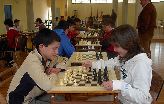 LA CONCEJALÍA DE DEPORTES ORGANIZA EL TORNEO ESCOLAR DE AJEDREZ, CON UNA PARTICIPACIÓN DE 16 ESCOLARES, Foto 1