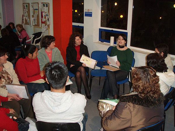 EL CANDIL PONE EN MARCHA UN TALLER DE PADRES Y MADRES A TRAVÉS DEL PROYECTO NEXO: “UNA NUEVA EXPERIENCIA DE APRENDIZAJE” CON LA PARTICIPACIÓN DE MÁS DE MEDIO CENTENAR DE FAMILIAS, Foto 1