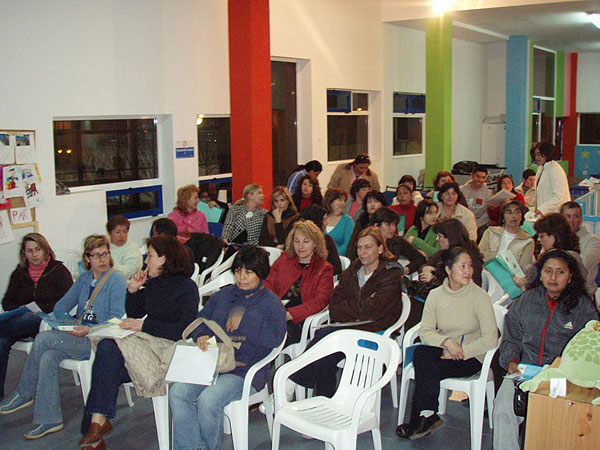 EL CANDIL PONE EN MARCHA UN TALLER DE PADRES Y MADRES A TRAVÉS DEL PROYECTO NEXO: “UNA NUEVA EXPERIENCIA DE APRENDIZAJE” CON LA PARTICIPACIÓN DE MÁS DE MEDIO CENTENAR DE FAMILIAS, Foto 2