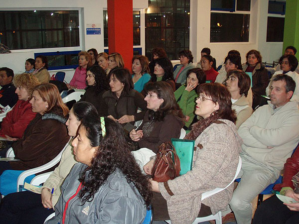 EL CANDIL PONE EN MARCHA UN TALLER DE PADRES Y MADRES A TRAVÉS DEL PROYECTO NEXO: “UNA NUEVA EXPERIENCIA DE APRENDIZAJE” CON LA PARTICIPACIÓN DE MÁS DE MEDIO CENTENAR DE FAMILIAS, Foto 4