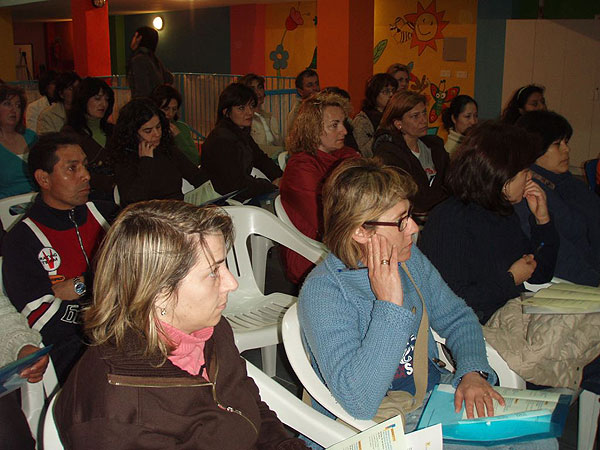 EL CANDIL PONE EN MARCHA UN TALLER DE PADRES Y MADRES A TRAVÉS DEL PROYECTO NEXO: “UNA NUEVA EXPERIENCIA DE APRENDIZAJE” CON LA PARTICIPACIÓN DE MÁS DE MEDIO CENTENAR DE FAMILIAS, Foto 6